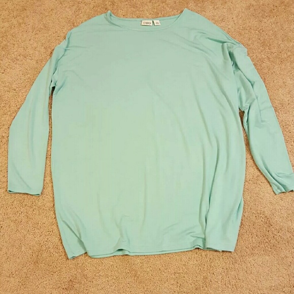 Ladies top - Picture 2 of 4