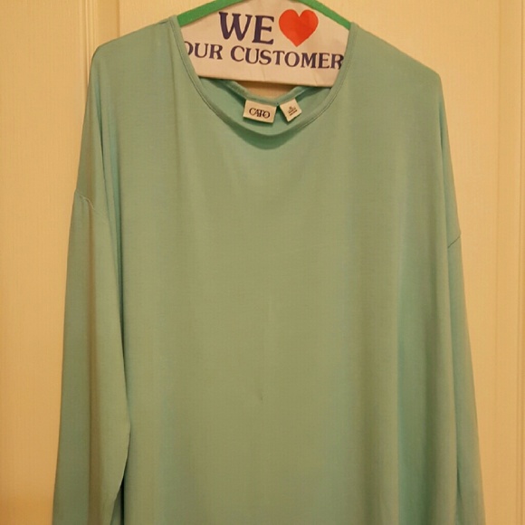Ladies top - Picture 4 of 4