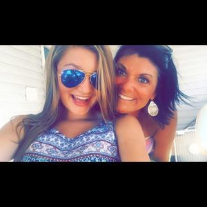 Meet your Posher, Christa