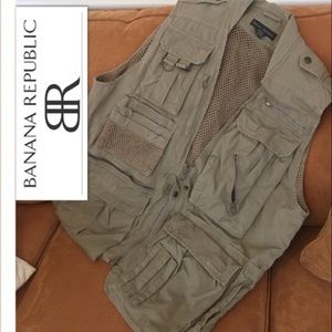 Banana Republic Safari Vest; Size Medium