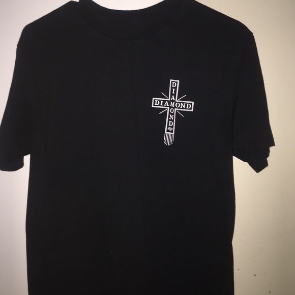 black t shirt