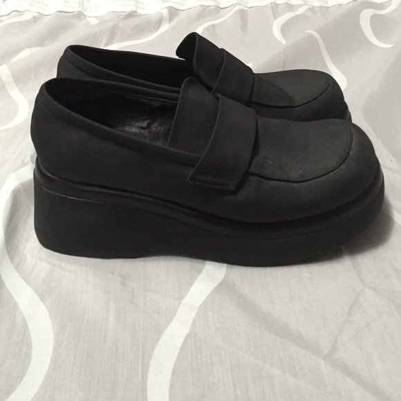 90s black platform
