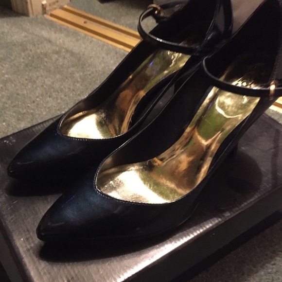 Carlos by Carlos Santana Navy Blue heels. Size 9.