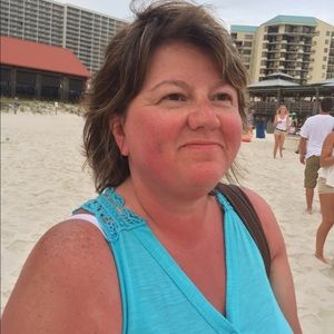 Meet your Posher, Debbie