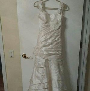 Essence of Australia Wedding Dress