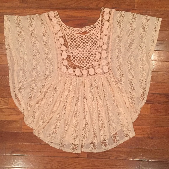 Lace top ⚡️ PRICE CUT! ⚡️