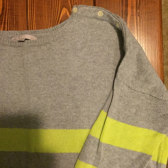 SOLD Part Cashmere 3/4 sleeve sweater. - Picture 3 of 4