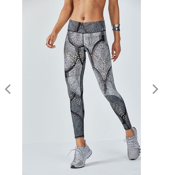 Brand new fabletics- never been worn!