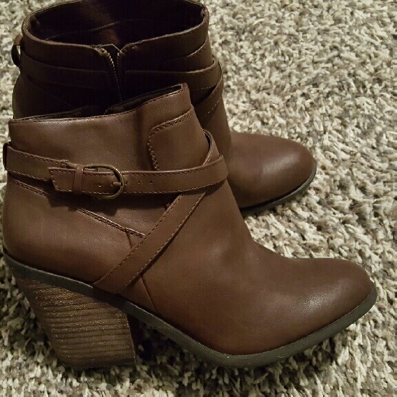 New!! Lucky Brand Leather Boots Size 9.5