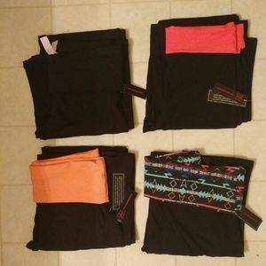 2 pairs of yoga pants