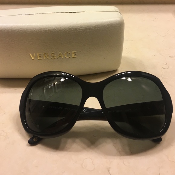 VERSACE glasses! 😎