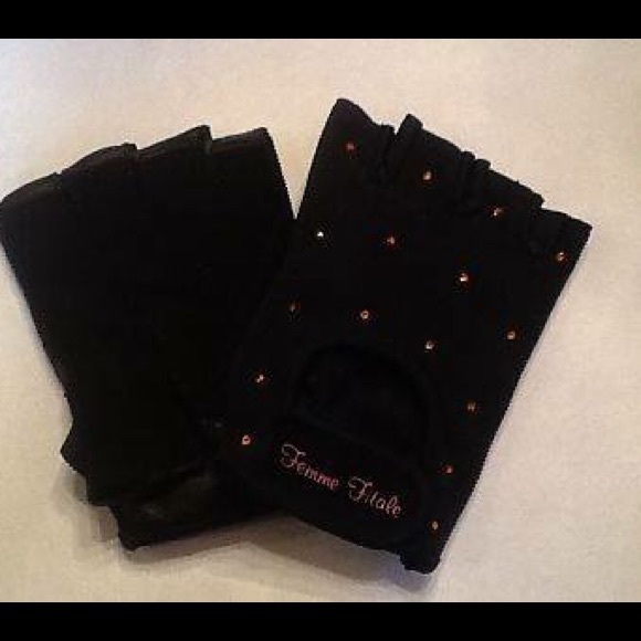 NWOT Black Fitness Gloves black Swarovski crystals