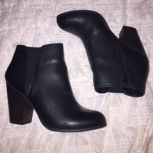 Fergalicious black booties size 9