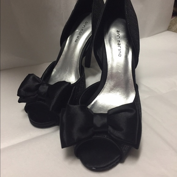 Nwot Glitter Bow Pump by Ann Marino from Macy's
