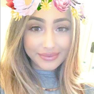 Meet your Posher, Desiree