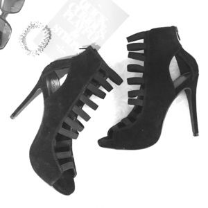 NEW black heels