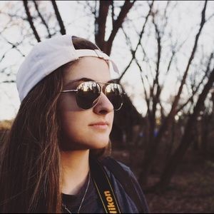 Meet your Posher, Amelia