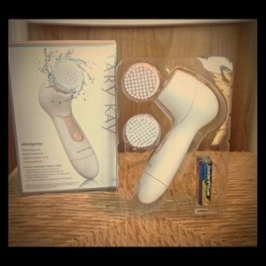 Mary Kay Skinvigorate Brush