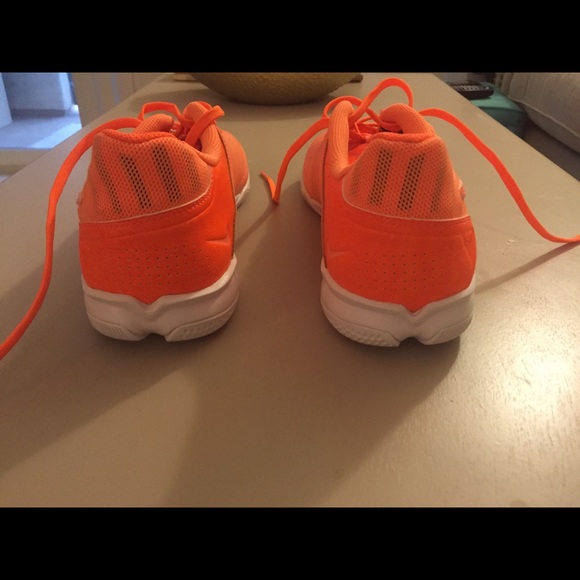 Nike shoes - Picture 3 of 5