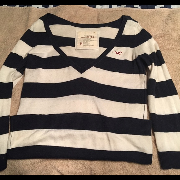 Hollister 3/4 sleeve sweater