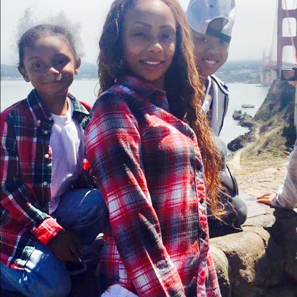 Meet your posher Michelle! โค๏ธ๐๐๐๐ - Picture 2 of 4