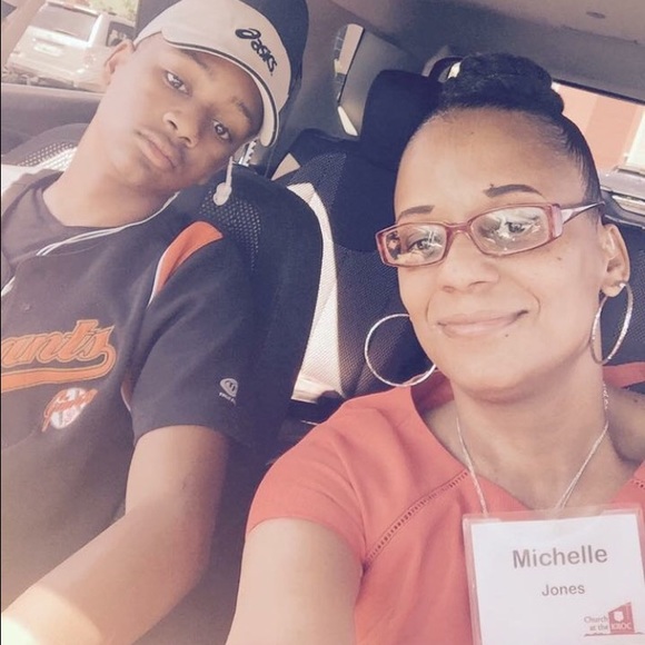 Meet your posher Michelle! โค๏ธ๐๐๐๐ - Picture 4 of 4