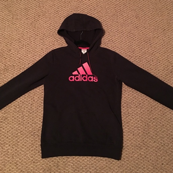 black adidas pull over hoodie