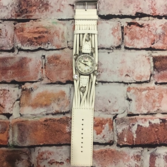 White slit band sliders watch