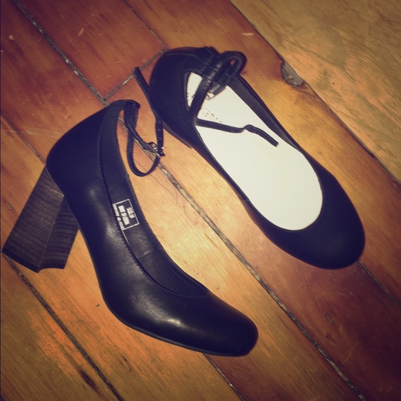 Jeffrey Campbell Black Heels with Ankle Strap