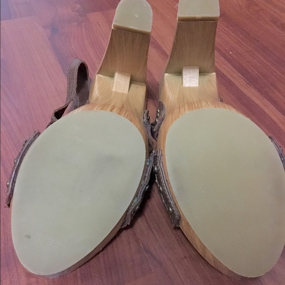 Shoes - Picture 2 of 2