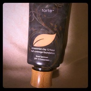 Tarte Amazonian clay foundation