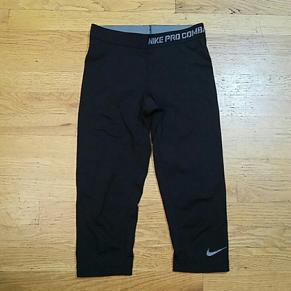 Nike  Pants - Nike pro combat crops