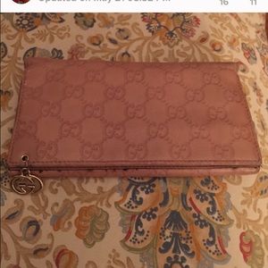 Gucci pink blush wallet