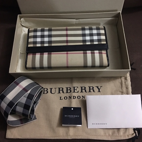 Authentic Burberry wallet🚨sold🚨
