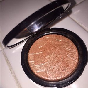 ABH Illuminator