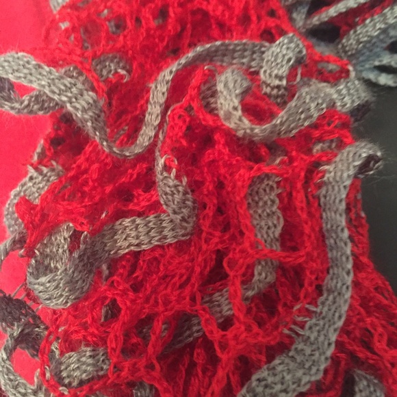 💃Red Ruffly Scarf💃 - Picture 3 of 3