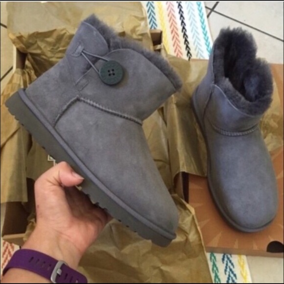 UGG AUTHENTIC NEW BAILEY Button MINI BOOTS SZ 8 Nw