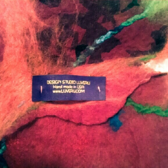 Nuno felting scarf: wool and silk. - Picture 3 of 3