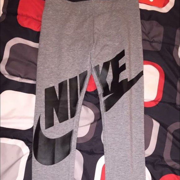 Little girls Nike leggings!