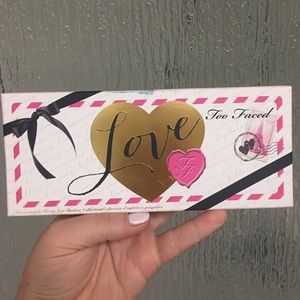 Too Faced Love Palette