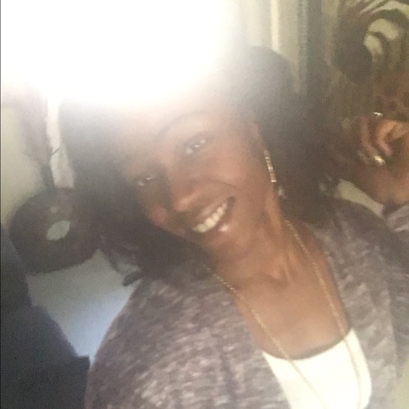 Meet your Posher, Kelly - Picture 2 of 3