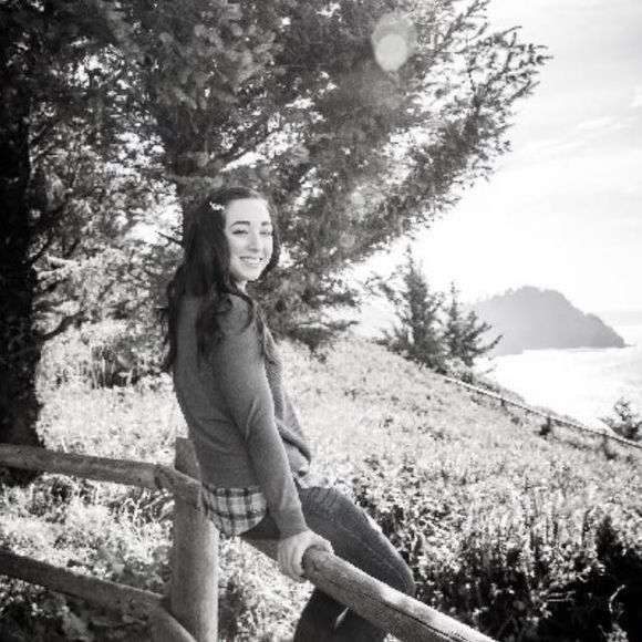 Meet your Posher, Katie - Picture 3 of 7