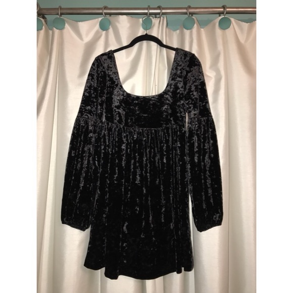 Velvet babydoll long-sleeve dress