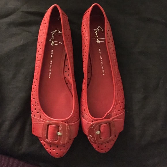 Franco Sarto red flats with buckle 11M