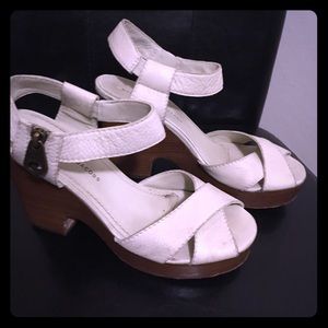 HUGE PRICE DROP Cream Marc Jacobs heels/wedges