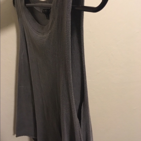Perfect basic cropped tank - Picture 2 of 3