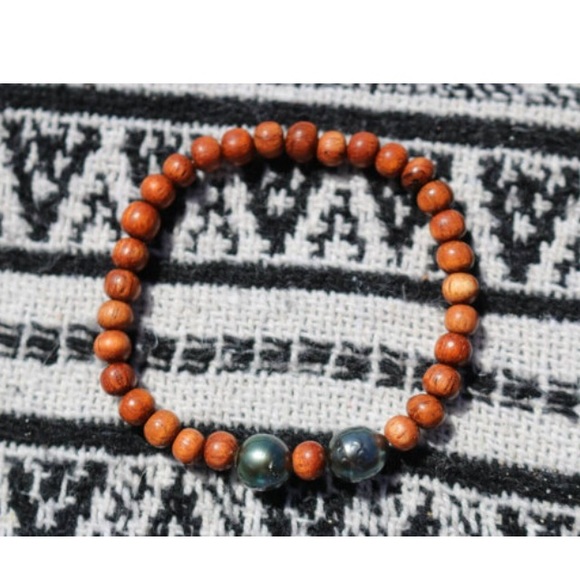 Custom Elastic Tahitian Pearl Bracelet