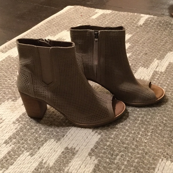 TOMS Shoes - NWOT Toms Majorca suede open toe booties