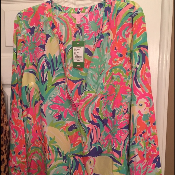 Lilly Pulitzer Tops - NWT Lilly Pulitzer Stacey shirt size large