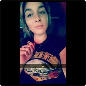 Meet your Posher, Nicole